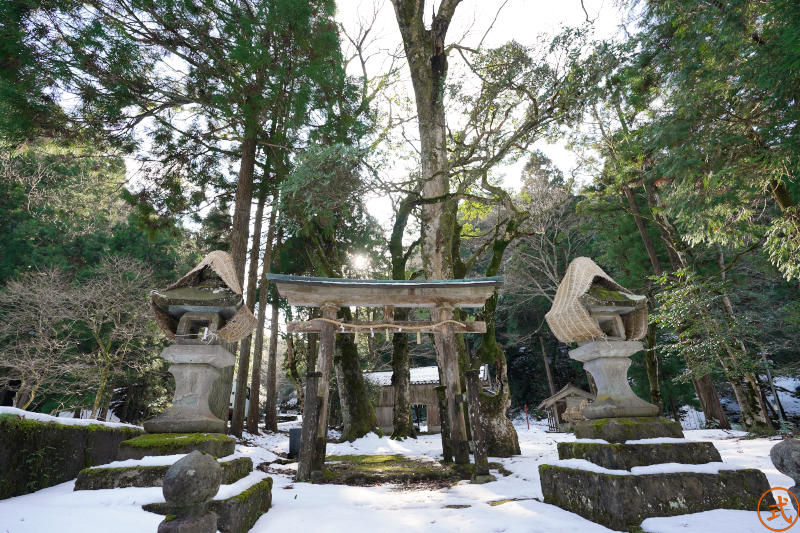 ILCE-7M3、2022:01:16、1/40、F6.30、ISO100、±0.00、16mm、FE 16-35mm F2.8 GM
276-160_重浪神社、兵庫県豊岡市、この季節は雪のある神社も良いものです、すごく大事にされている様子が伝わります。